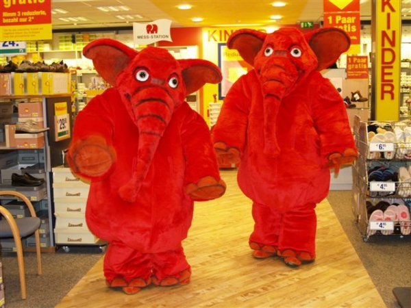 Neue Elefantenkostüme für Deichmann 2007